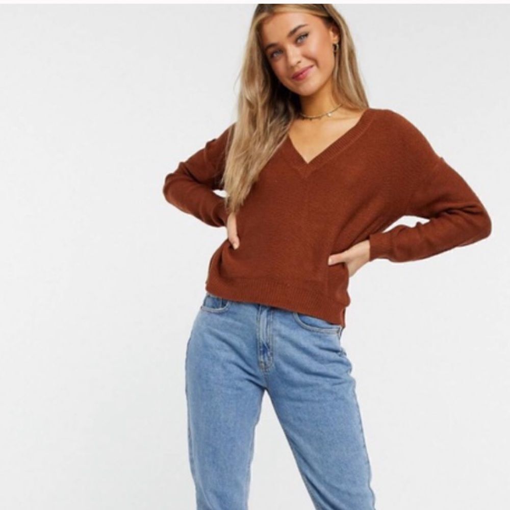 ✨ASOS V Neck Sweater✨ - Picture 3 of 5
